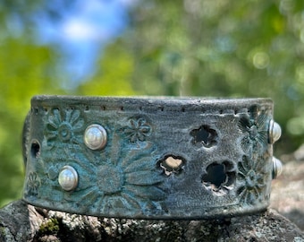 Tie Dye Leather Daisy Cuff Bracelet: Handcrafted Boho Jewelry