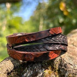 Conjunto de pulseras de cuero estampadas a mano: Joyería de amistad estilo boho