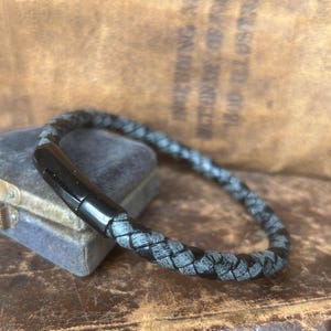Pulsera de cuero trenzado estilo bolo, pulsera estilo surfista