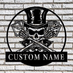 Totenkopf & kartenförmiges Schild | Metallschild im dunklen Stil | Dunkle Kunst Wanddekor | Bar Rock Dekoration | Personalisiertes Schädelschild | 20-24 cm