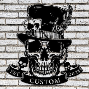 Totenkopf & kartenförmiges Schild | Metallschild im dunklen Stil | Dunkle Kunst Wanddekor | Bar Rock Dekoration | Personalisiertes Schädelschild | 20-24 cm