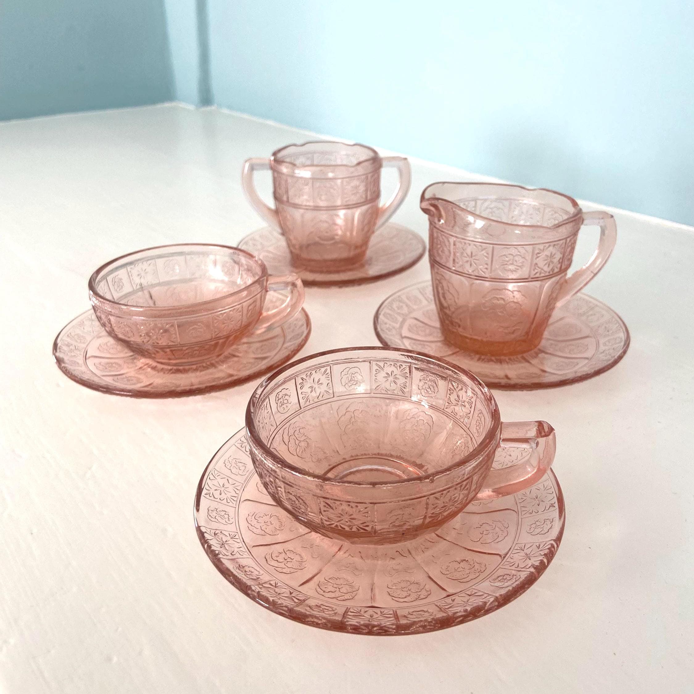 50's ヴィンテージ　Jeannette Glass　パトリシアン　バスケット Vintage Pink Doric & Pansy Tea Set, Jeannette Glass, 1930s
