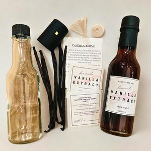DIY Vanilla Extract Kit - DIY Gift Kit with Tahitian Vanilla Beans, 5oz Bottle, Funnel, Labels & Instructions