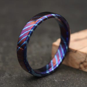 Anillo de Timascus colorido, alianza de boda única para hombre, anillo de promesa de titanio y Damasco, joyería unisex personalizada, regalo de boda para él.