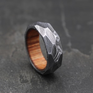 Handmade Damascus Steel Ring, Men Promise Ring, Damascus Whiskey Barrel Wood Wedding Band, Unique Mens Ring, Mens Silver Ring