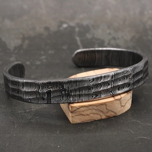 Hand Hammered Damascus Steel Cuff Bracelet Handmade Viking Modern Jewelry Anniversary gift Unique Bracelet Damascus Oath Ring Valyrian Steel