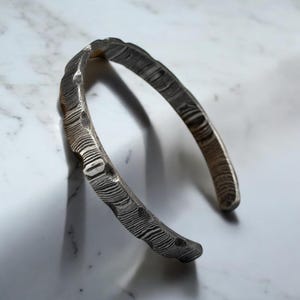Hammered Damascus Bracelet with Handmade Filework Design Viking Modern Jewelry Anniversary gift Unique Bracelet Damascus Steel Oath Ring