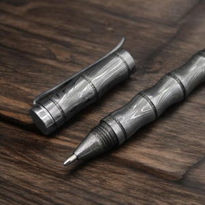 Damascus stalen pen, prachtige handgesmede stalen pen, Splendor Damascus Steel balpen met pocketclipper pensioencadeau, gepersonaliseerde pen