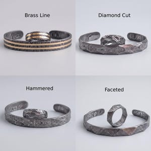 Op de afbeelding: Vier sieradensets: een armband en ring met een messing lijnontwerp, een diamantgeslepen armband en ring, een gehamerde armband en ring en een gefacetteerde armband en ring. Alle stukken zijn zilver en grijs.