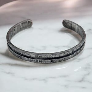 Hand Forged Damascus Bracelet with Handmade Filework Design Viking Modern Jewelry Anniversary gift Unique Bracelet Damascus Steel Oath Ring