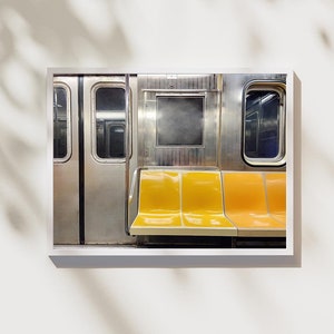 Photo de New York | Métro | Train | Art du métro de New York | New York Photo | Téléchargement numérique de New York | Voyage à Manhattan | Sièges vides | Espace copie