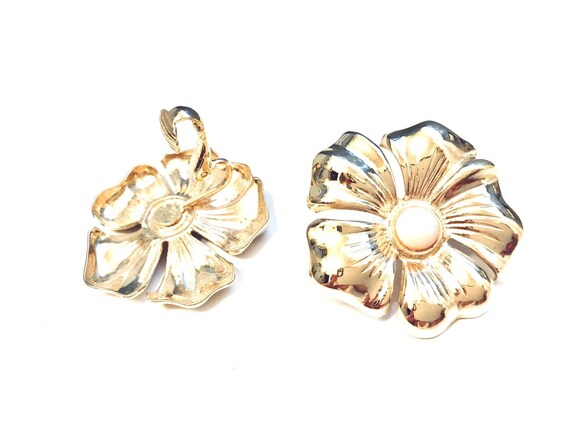 Vintage - Clip On Earrings - Bright Golden Flower… - image 3