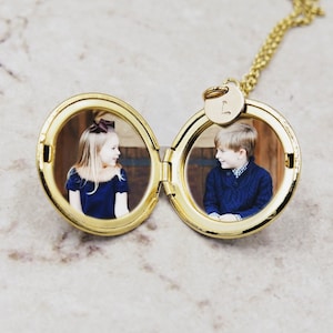 Personalized Locket with Photos, Gold Flower Necklace, Mother's Day Gift, Initial Necklace, Custom Photo Jewelry