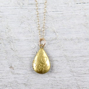 Gold Teardrop Locket Necklace, Flower Locket Pendant, Vintage Locket, Petite Jewelry, Gift for Teen