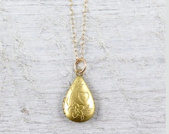 Gold Teardrop Locket Necklace, Flower Locket Pendant, Vintage Locket, Petite Jewelry, Gift for Teen