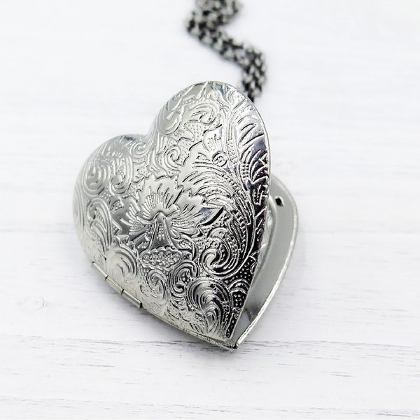 Large Heart Locket Necklace, Silver Pendant, Mom Locket Gift, Photo Gift, Unique Heart Gift with Pictures, Romancecore