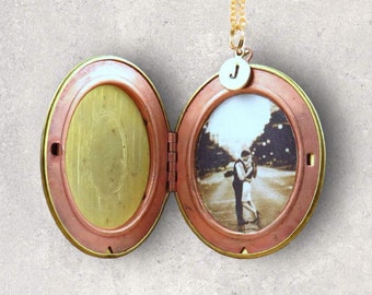 Gold Vintage Locket, Personalized Necklace with Photos, Antiqued Gold Oval Locket, Anniversary Photo Gift, Jewelry Gift Photos