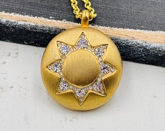 Vintage Gold Star Rhinestone Locket Necklace: Art Deco Photo Pendant