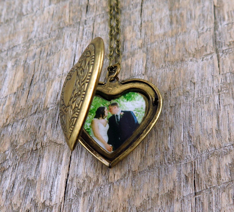 Personalized Heart Pendant Victorian Heart Anniversary Gift for Her Wedding Gift Heart Locket Necklace Photo Locket