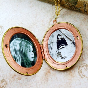 Vintage Locket Necklace with Photo, Photo Locket Necklace, Large Locket Necklace, Nostalgia Gift, Wedding Day Gift image 7