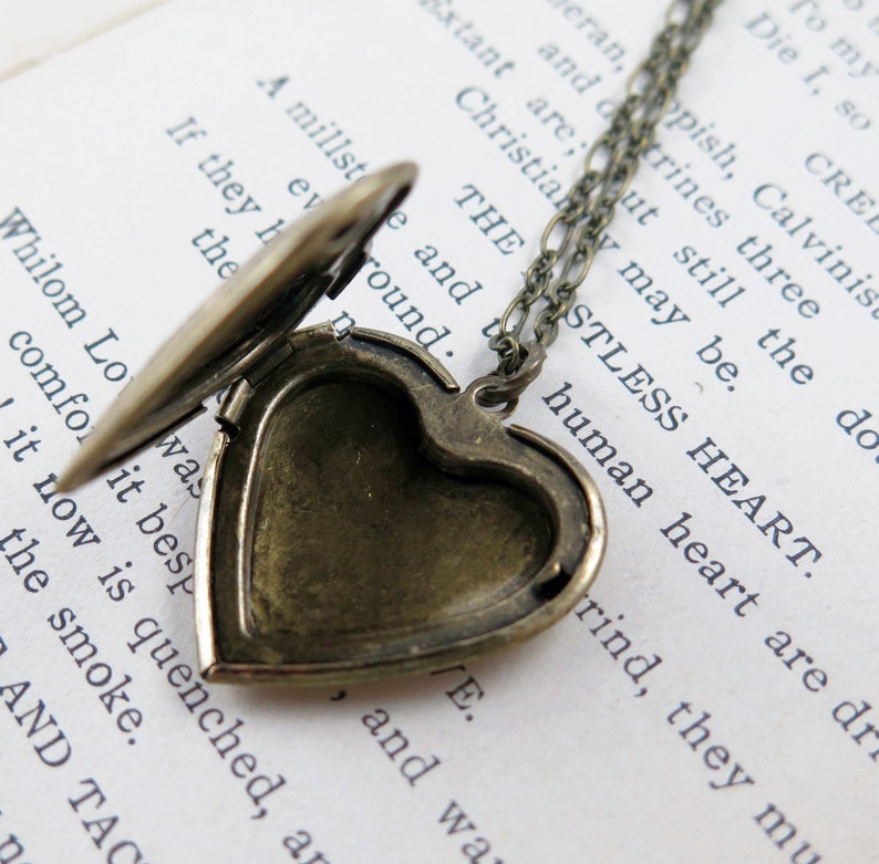 Personalized Heart Pendant Victorian Heart Anniversary Gift for Her Wedding Gift Heart Locket Necklace Photo Locket
