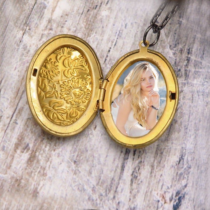 Personalized Locket Necklace Locket Necklace for Mom Photo Etsy