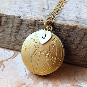 Weltkarte Globus Medaillon Halskette: Personalisierter erster Reise Schmuck