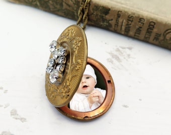 Vintage Locket with Rhinestone, Locket with Photos, Personalized Gift, Mothers Day Gift, Art Deco Necklace, Floral Engraved Locket