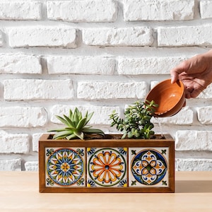 Maceta de madera hecha a mano con azulejos mexicanos, diseño natural y elegante, decoración para el hogar y el jardín, personalizada.
