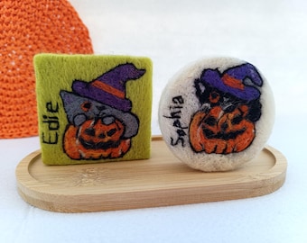 Gevilt halloweenzeepornament: handgemaakt pompoen- en spookgeborduurd decor