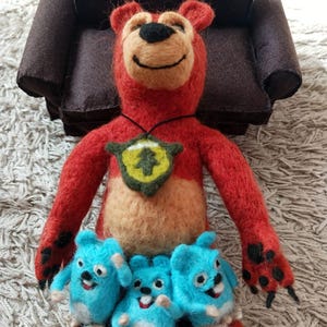 Handgemaakte naaldvilten set Grizzy en lemmings – wollen cartoon knuffels – custom art-pop cadeau voor fans en verzamelaars