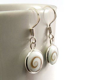 Round Shiva Eye Shell, 925 Sterling Silver Hook Earring (10 mm)