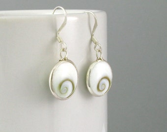 Round Shiva Eye Shell with 925 Sterling Silver Hook Earring (12 mm)