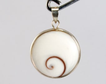 Round Shiva Eye Shell with 925 Sterling Silver Bail Pendant (18 mm)