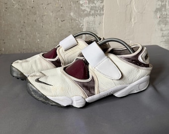 Verrückte Vintage Nike Air Rift Ninja Sandalen Tabi Weiß Grau Klassisches Logo Leichte Schuhe Y2K Style Größe 44 US 10