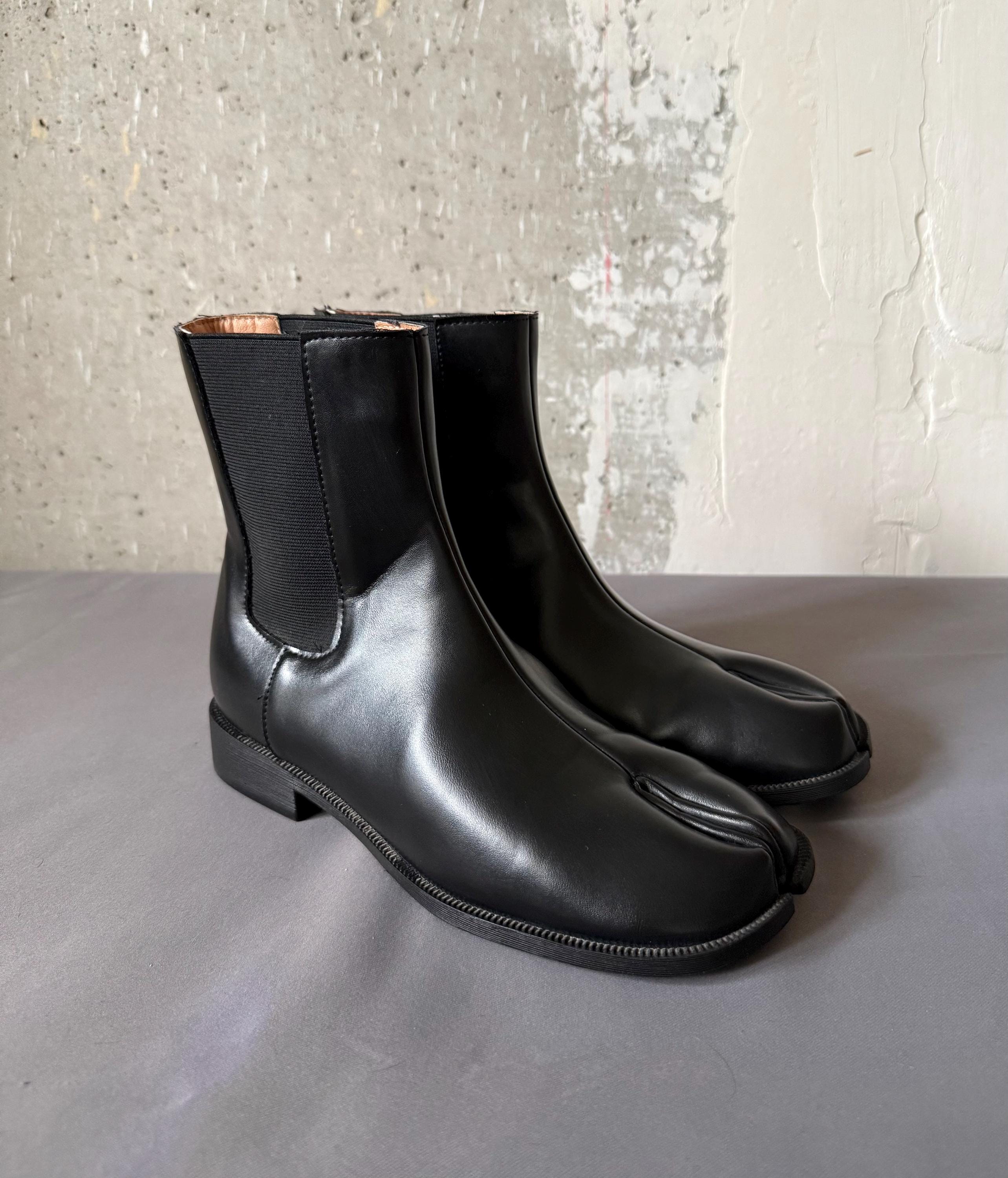 靴 Maison Margiela 37 Unbranded Maison Margiela Tabi Style Chelsea Black Light Boots