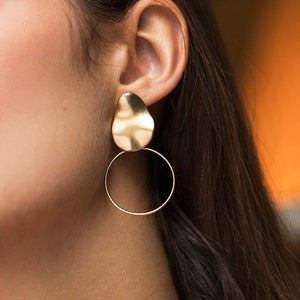 Matte Wavy Gold Hoop Earrings, Organic Post Earrings Rippled Pear Shape, Unique Shiny Earring Statement Studs Large Teardrop image 2