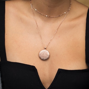 Collar con medallón antiguo de oro, medallón de joyería, medallón con marcos de fotos, regalo para mujer, collar floral ennegrecido de oro y plata esterlina