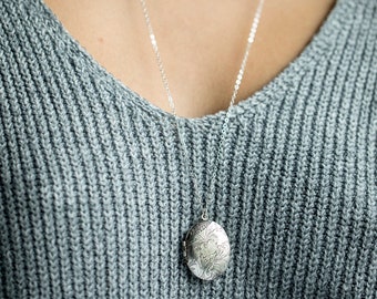 MEDIUM Silver Floral Locket Necklace, Lockets for Holidays, Flower Girl Gift, Bridesmaid Gift, Antiqued Oval Locket, Jewelry Photo Picture
