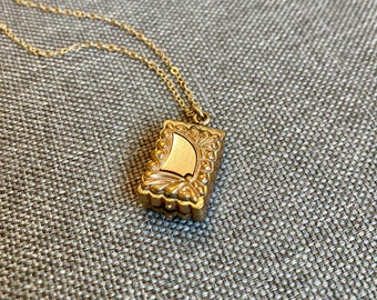 Thick Gold Scalloped Reversible Locket with Etched Flowers and Monogram Shield, Antique Small Locket, Raised Floral Victorian Rectangle