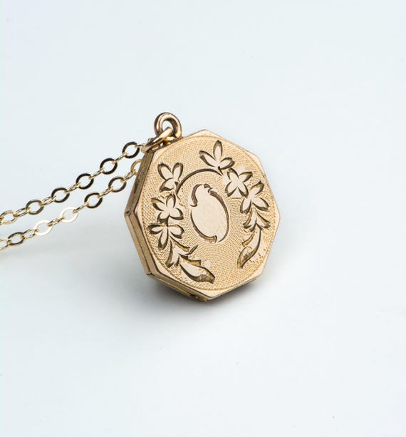 Vintage Tiny Octagonal Locket, Octagon Necklace E… - image 5