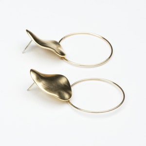 Matte Wavy Gold Hoop Earrings, Organic Post Earrings Rippled Pear Shape, Unique Shiny Earring Statement Studs Large Teardrop image 5