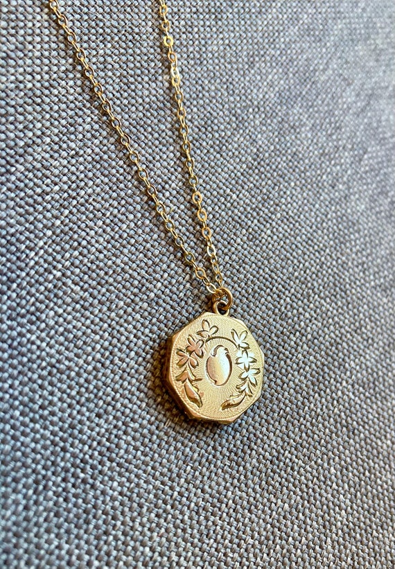 Vintage Tiny Octagonal Locket, Octagon Necklace E… - image 8