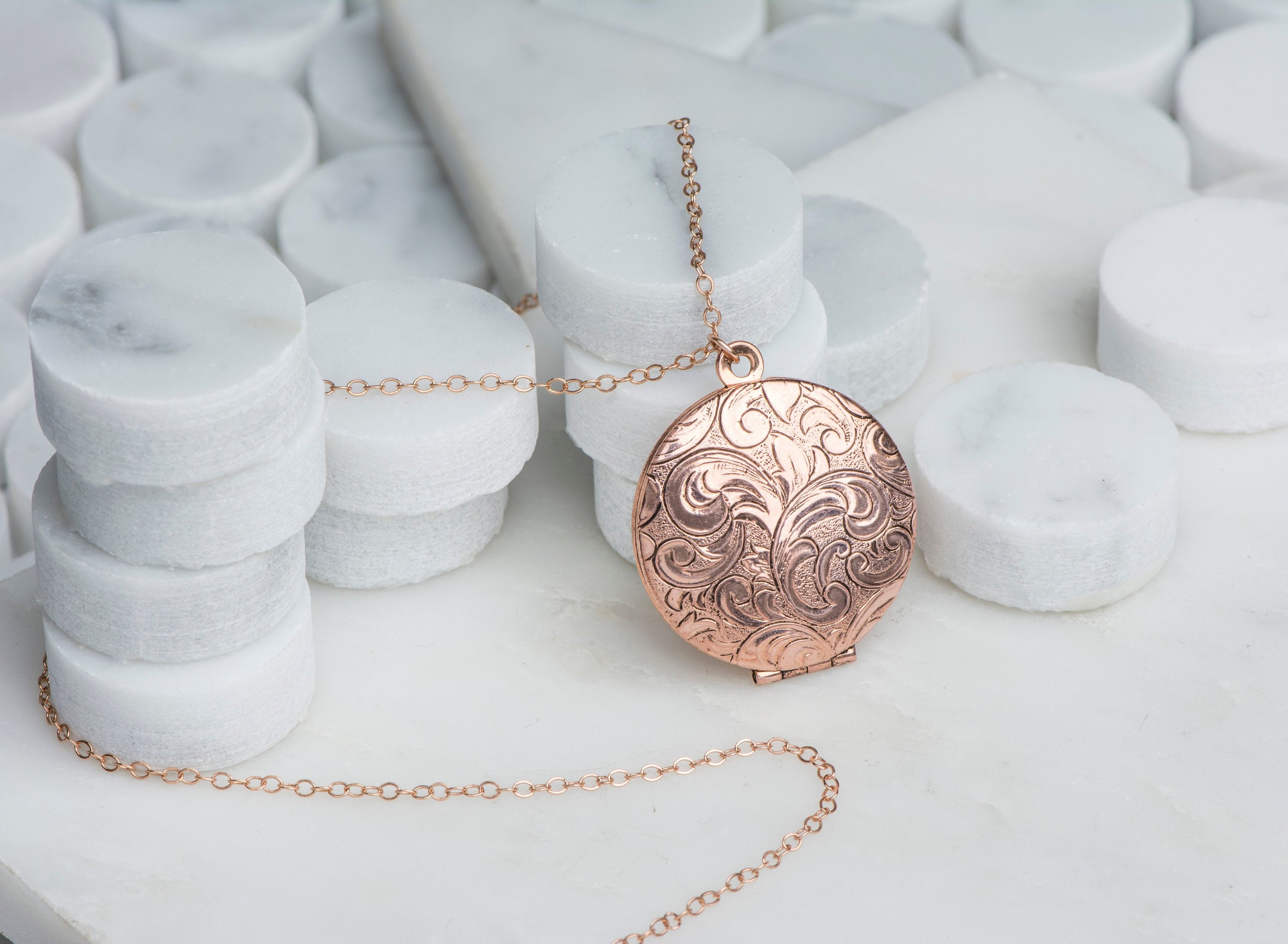Rose Gold Picture Locket Necklace 