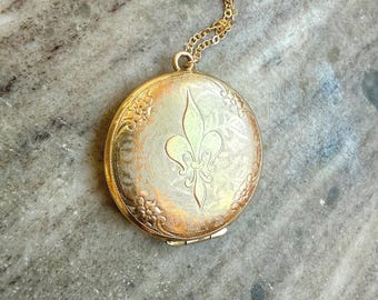 12kt Gold Fill Fleur De Lis Locket Necklace, Long Vintage Necklace, Gold Pendant Floral French Flower, Long Chain, Removable Photo Frames