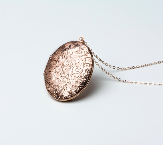 Rose Locket Necklace Oval 