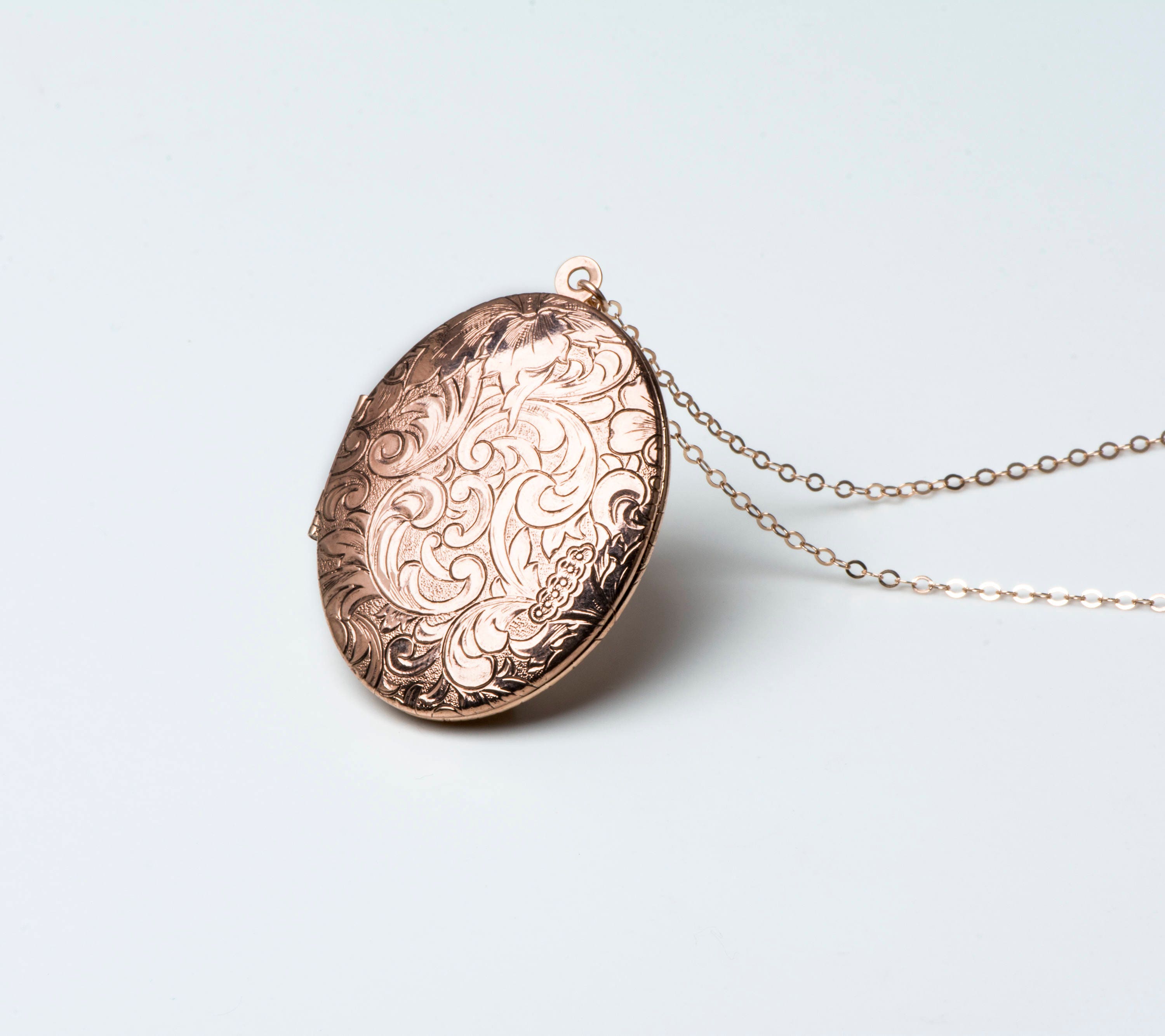 Rose Locket Necklace Oval 