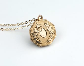 Vintage Tiny Octagonal Locket, Octagon Necklace Everyday Locket, Pendant Short Necklace Gold, Small Layering Necklace, Miniature Geometric