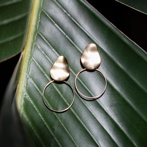 Matte Wavy Gold Hoop Earrings, Organic Post Earrings Rippled Pear Shape, Unique Shiny Earring Statement Studs Large Teardrop image 3