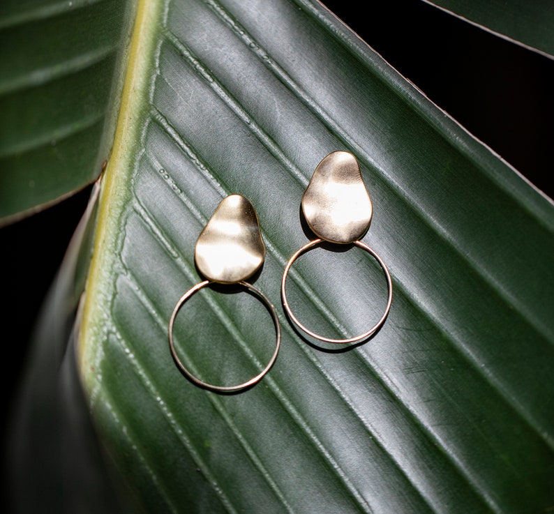 Matte Wavy Gold Hoop Earrings, Organic Post Earrings Rippled Pear Shape, Unique Shiny Earring Statement Studs Large Teardrop image 3